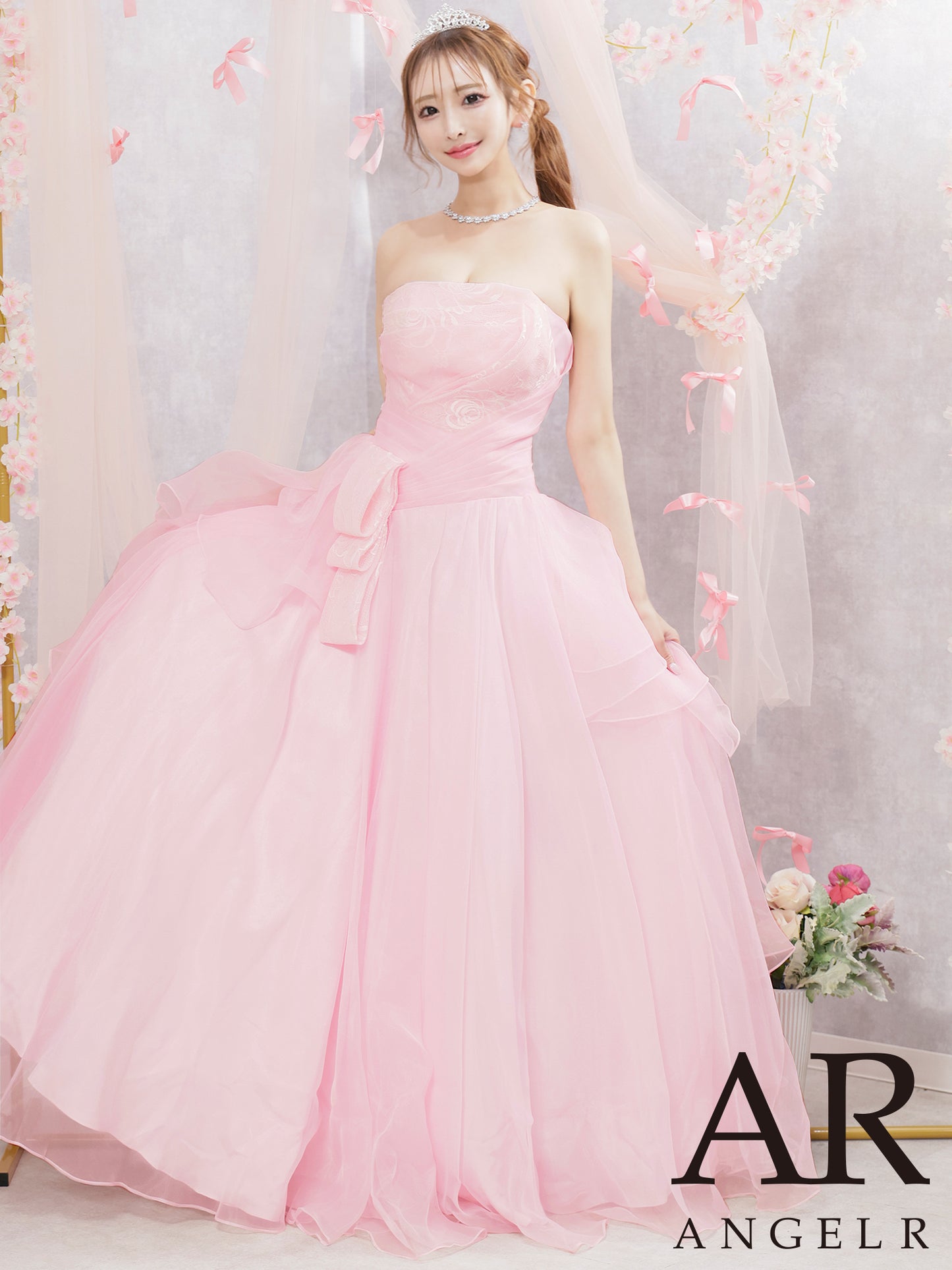 AR25702